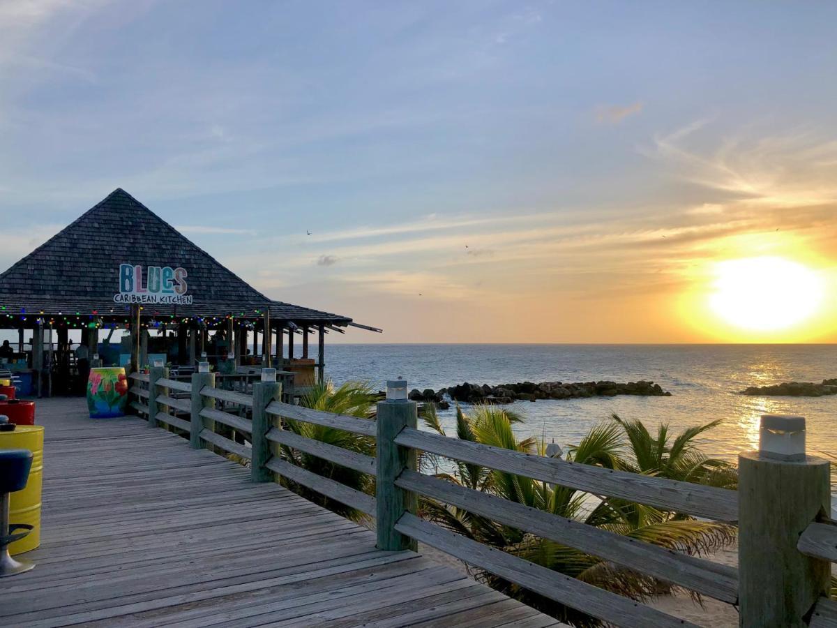 Curacao Avila Beach Hotel Виллемстад Экстерьер фото